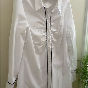 White crisp Ellen Tracy Shirt.👚